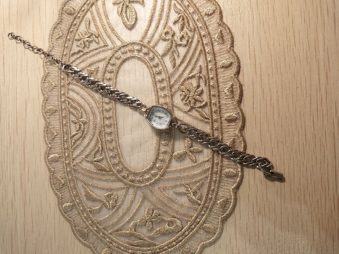 [新品未使用]agete トノーフェイスジュエリーウォッチ