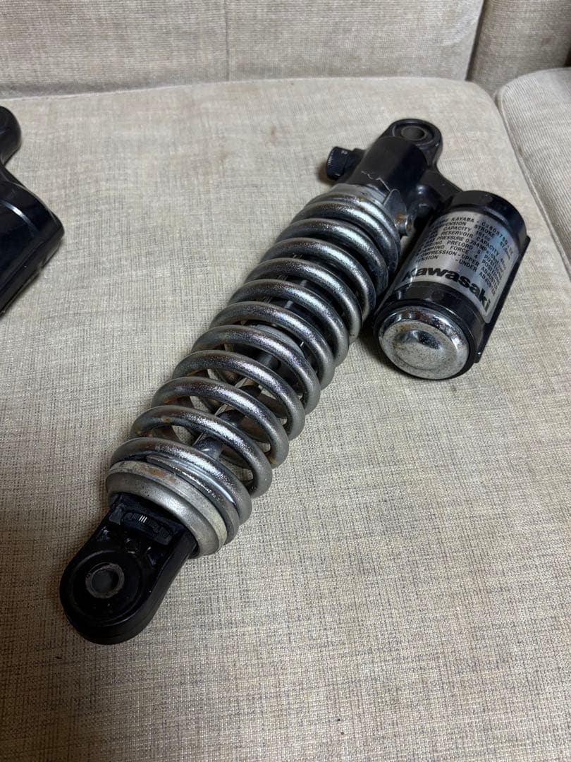 ゼファー1100 純正リアサスペンション　左右　kawasaki