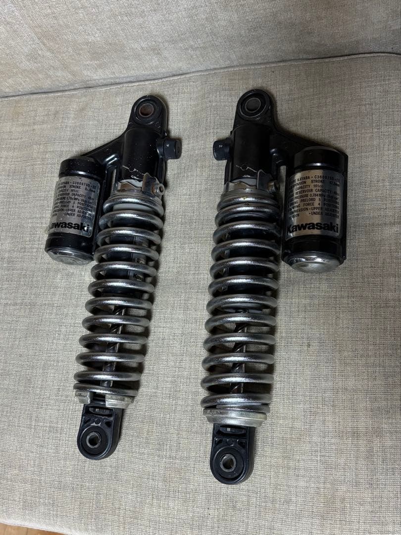 ゼファー1100 純正リアサスペンション　左右　kawasaki