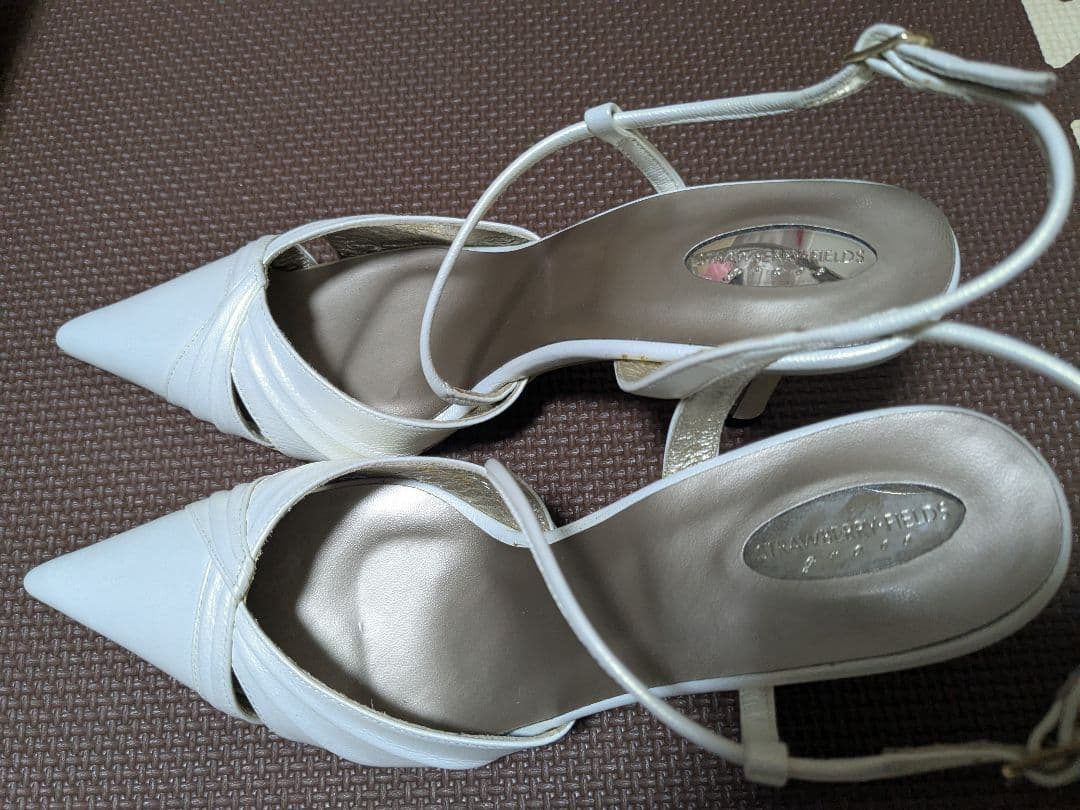 カルミア　STRAWBERRY-FIELDS grace 白　パンプス　花