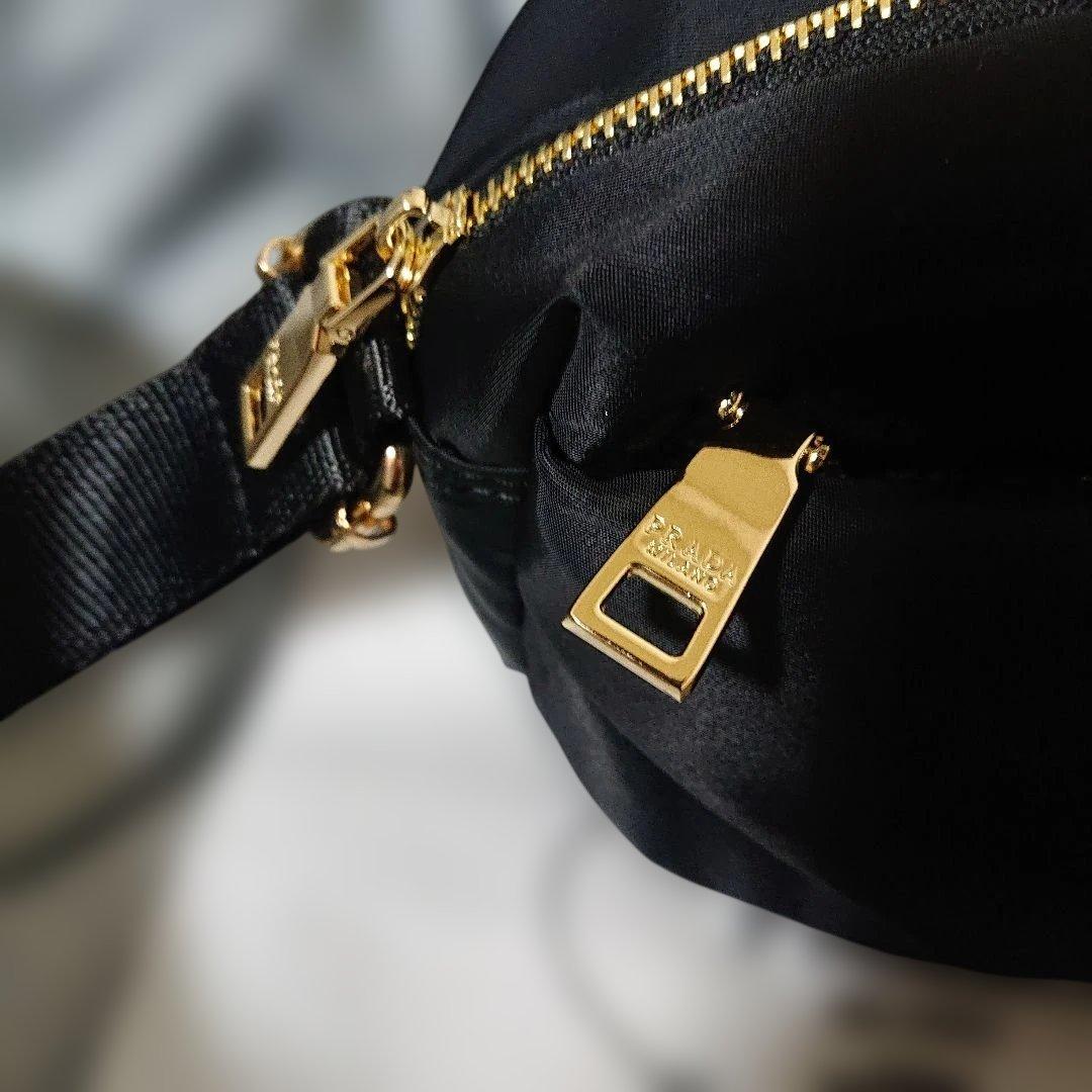 M*4様 PRADA ノベルティ ショルダーバッグ ブラック