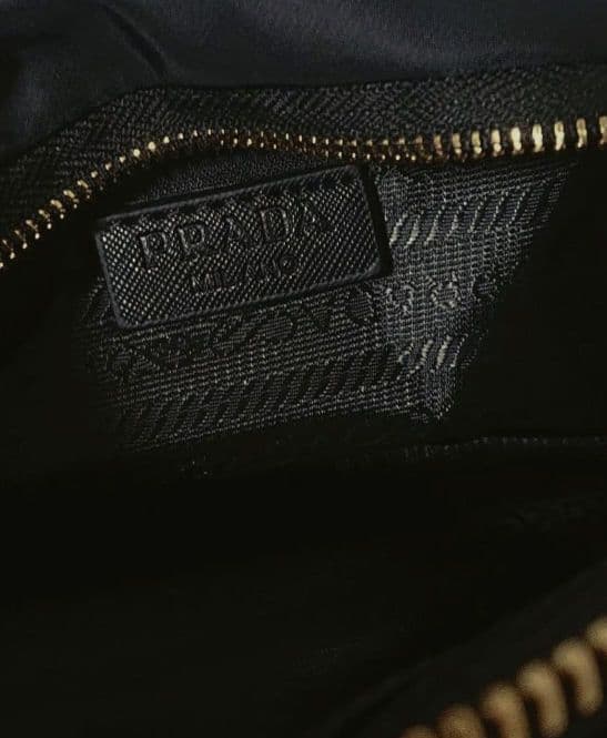 M*4様 PRADA ノベルティ ショルダーバッグ ブラック