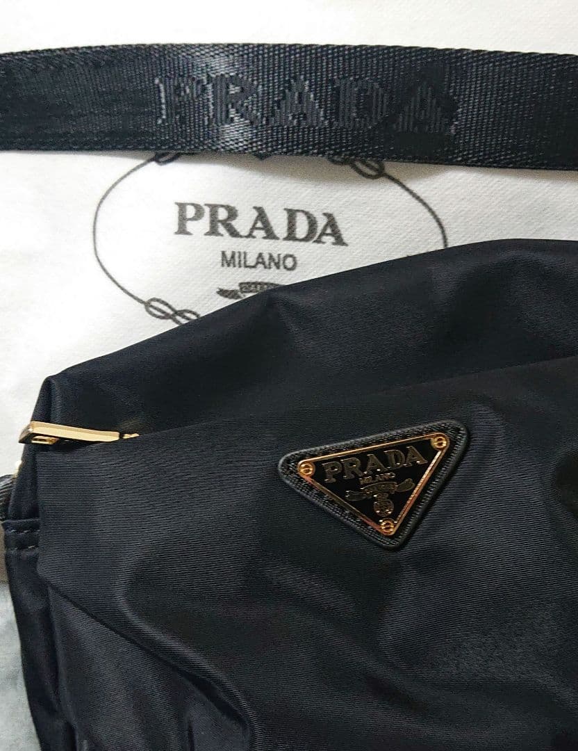 M*4様 PRADA ノベルティ ショルダーバッグ ブラック