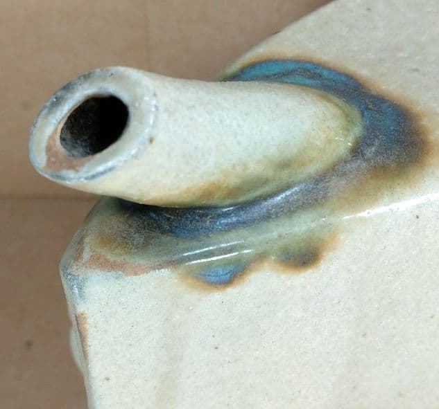 れれれ【本物保証】金城次郎 クヮンカミヤー紋抱瓶 共箱 栞 ｗ28㎝超