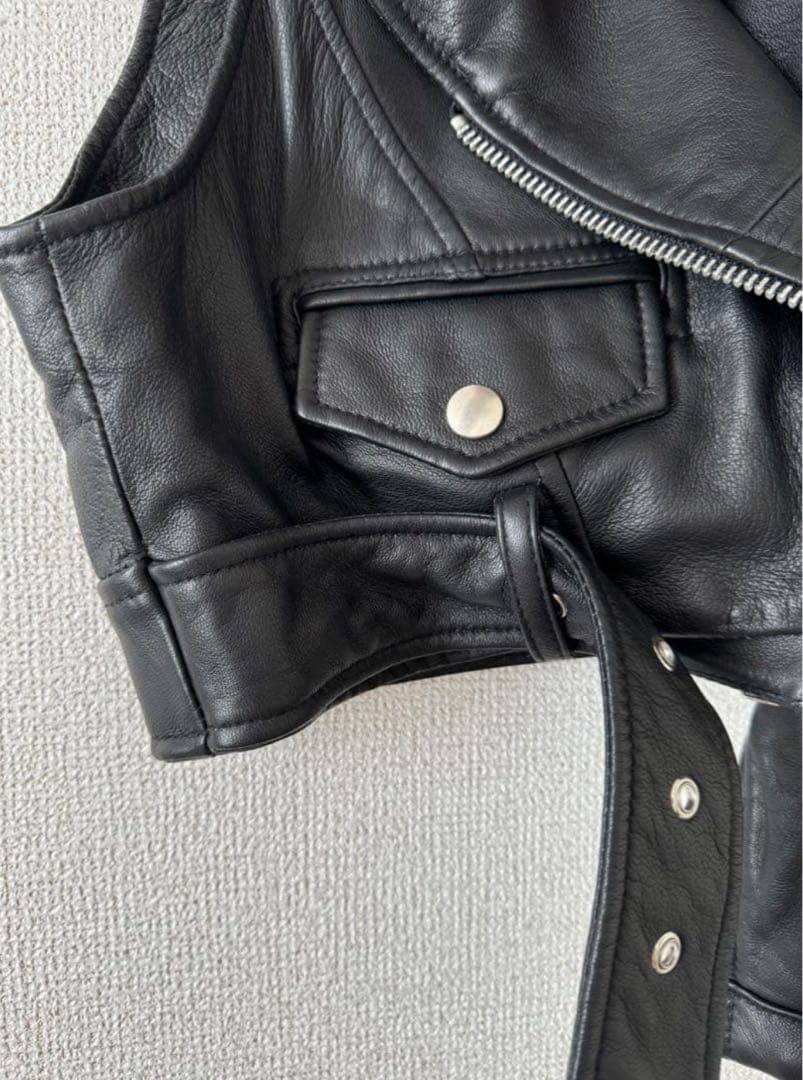 ジャンポールゴルチエレザーベスト