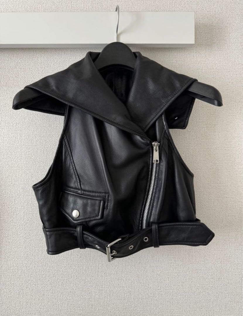 ジャンポールゴルチエレザーベスト