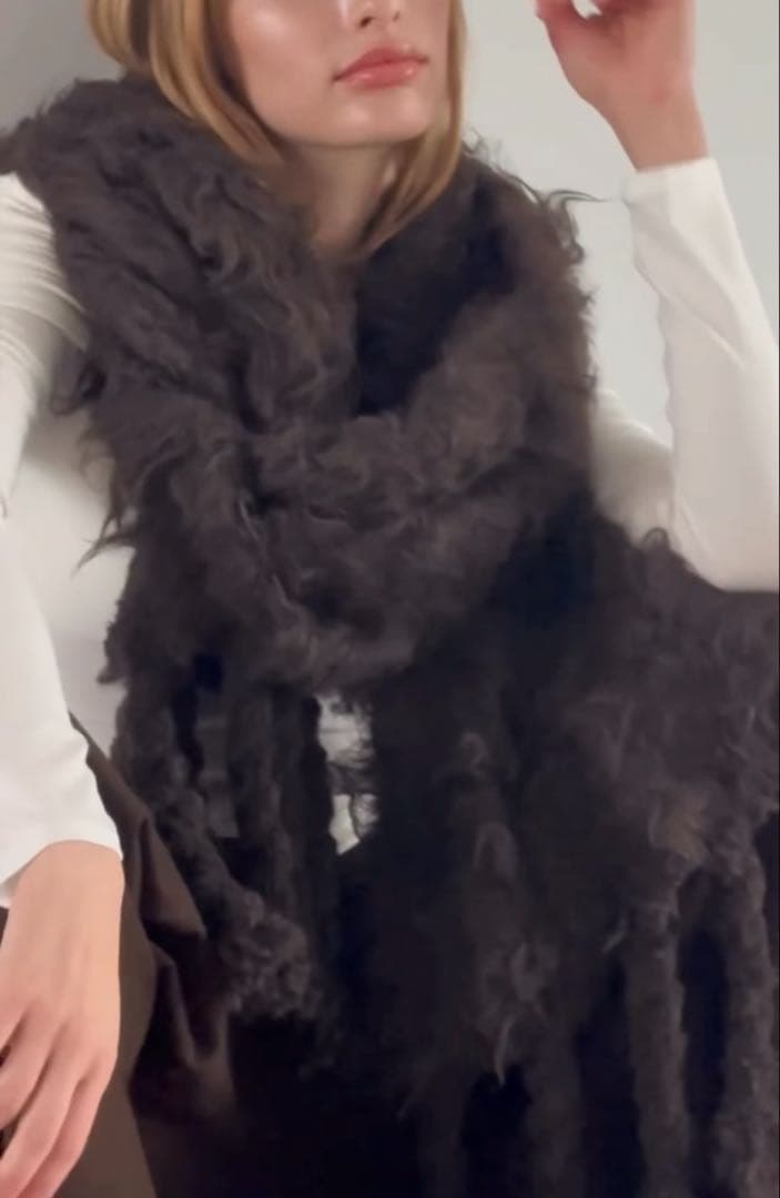 美品　determ; マフラー　リサイクルヤーンシャギーニットスカーフ　カカオ