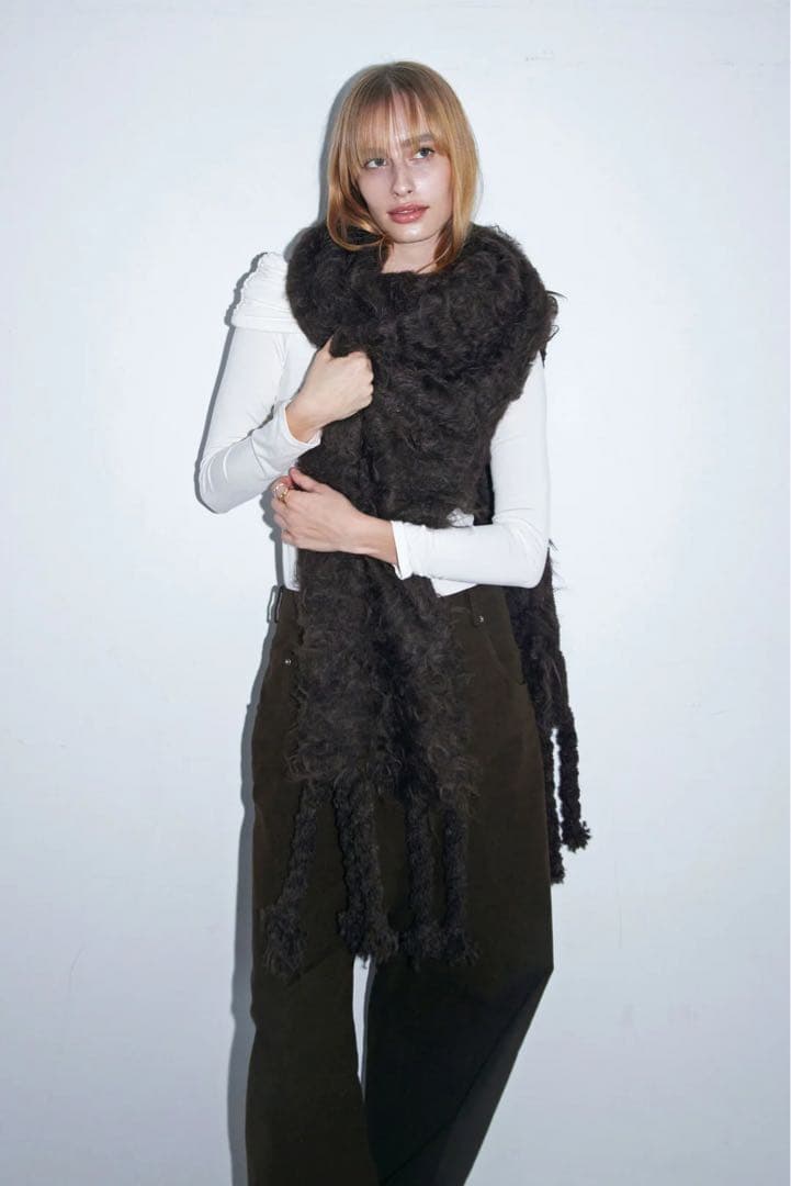 美品　determ; マフラー　リサイクルヤーンシャギーニットスカーフ　カカオ