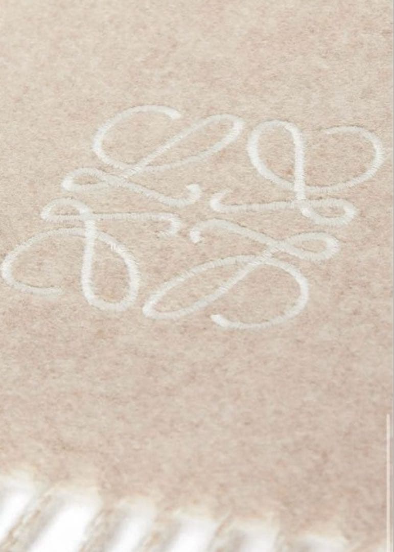 【もも】　ロエベ バイカラーマフラー