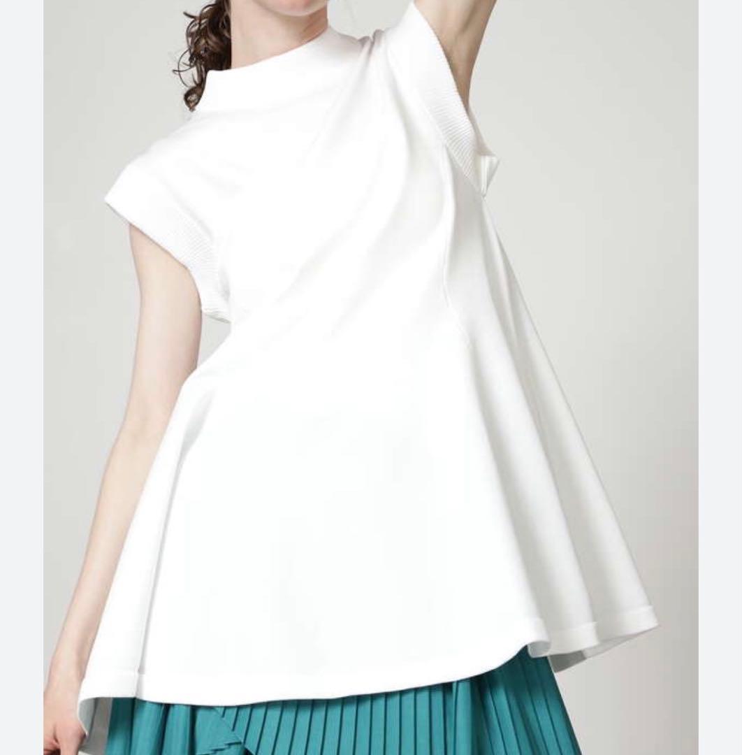 ２点おまとめ！ADORE アドーア エアリーフォルムニット 白 ノースリーブ