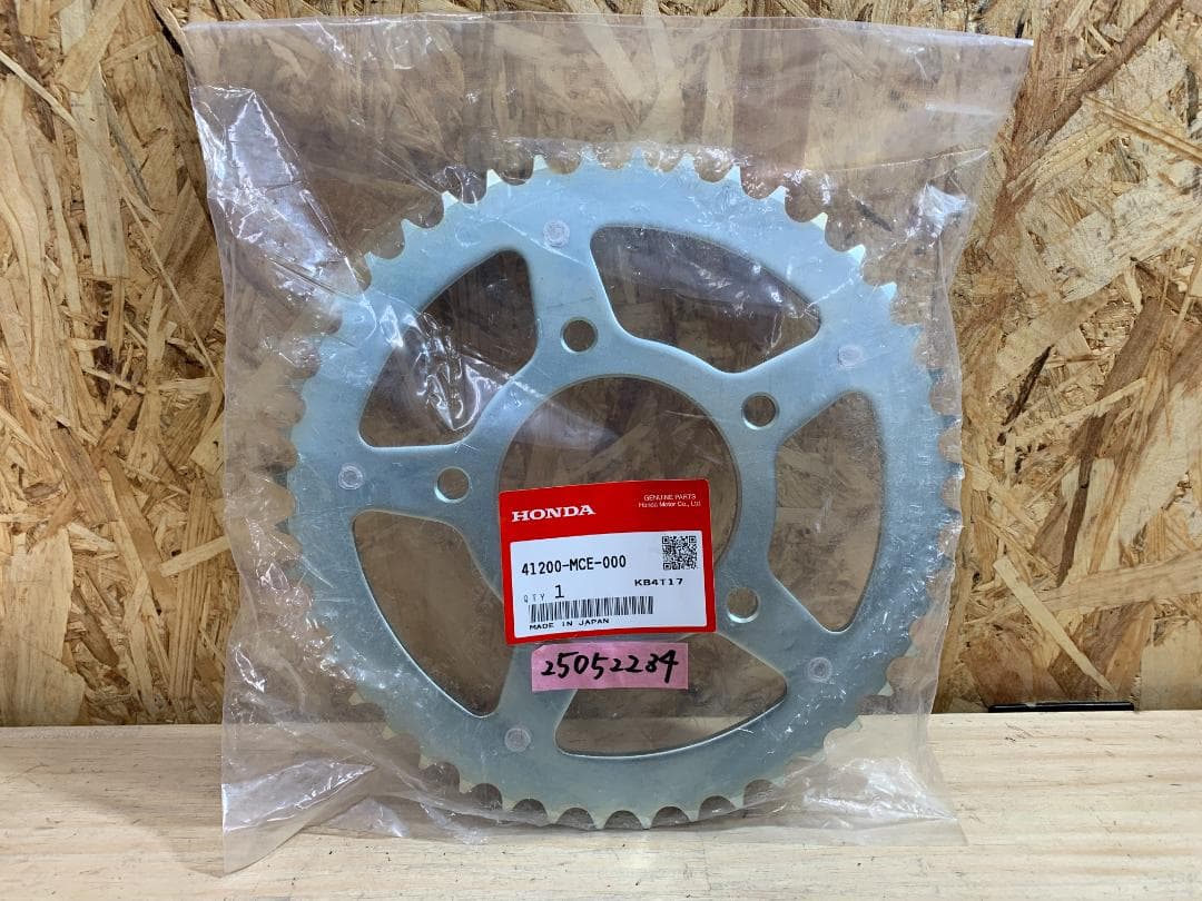 ホンダ CB400SF NC42 純正 リアスプロケット 25052234