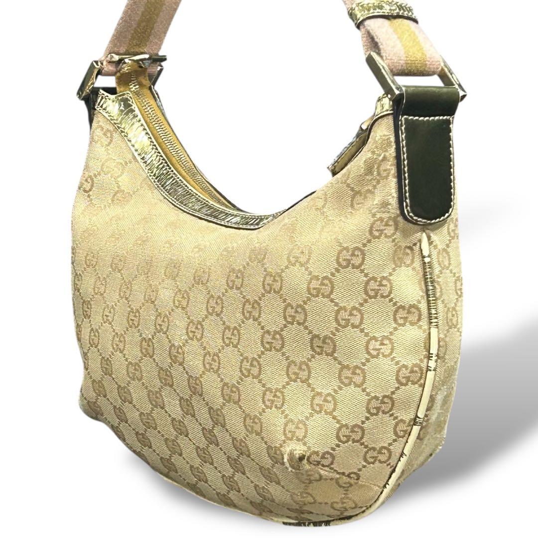 GUCCI グッチ 斜め掛け シグネチャー ベージュ 送料無料