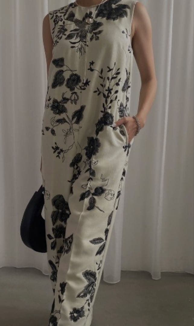 【AMERI】 NORA FLOWER EMBROIDERY ROMPERS