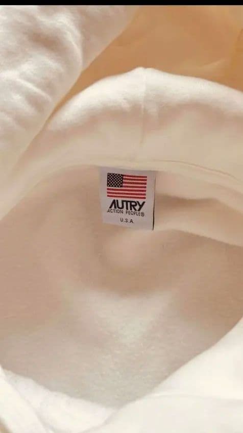 AUDREY　ホワイト フード付きパーカー　試着程度　ミューズドゥズィエムクラス