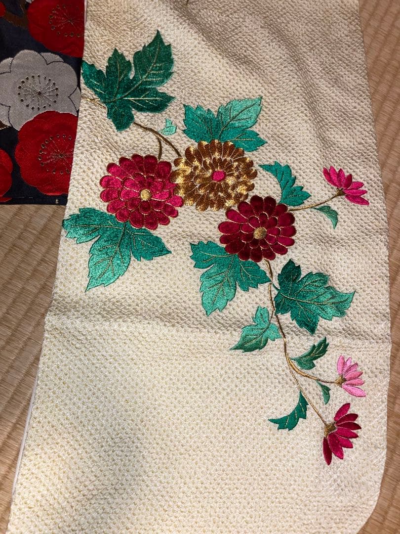 【最終値下げ】着物淡雪 着物 総絞り重厚な刺繍のレトロな振袖 帯 セット 成人式