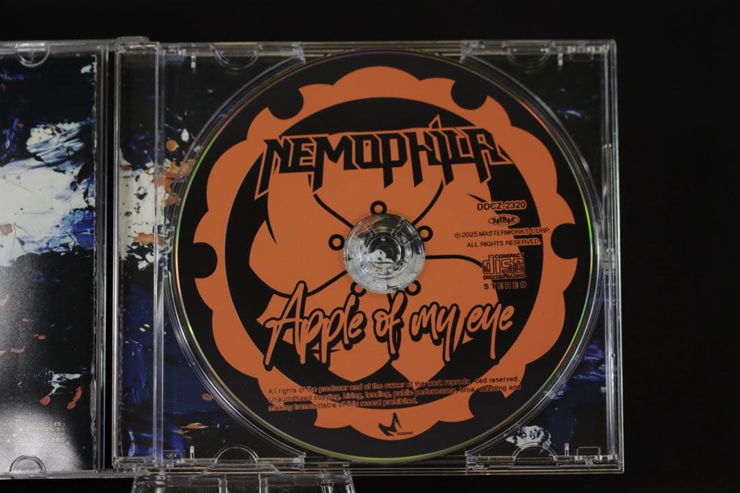 Apple of my eye NEMOPHILA ラババンとリストバンド