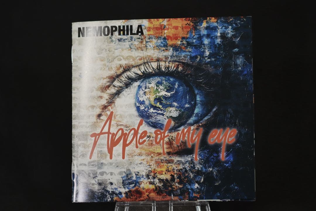 Apple of my eye NEMOPHILA ラババンとリストバンド