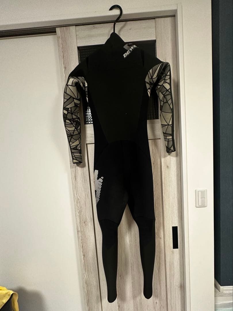 ブラック ウェットスーツ セミドライスーツ