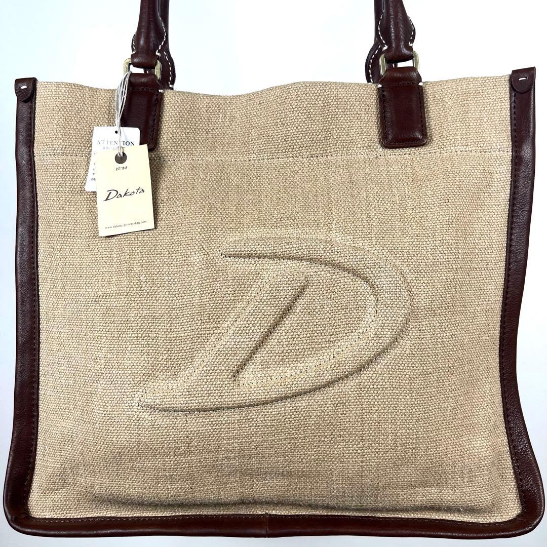 ダコタ　トートバッグ　ビッグロゴ　エンボス　スクエア　ハンドバッグ　タグ付き