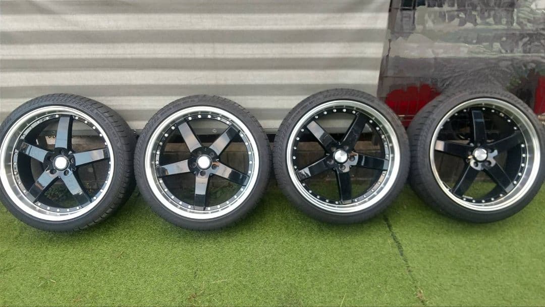 ロクサニー　グラスターファイブ21インチタイヤ付き