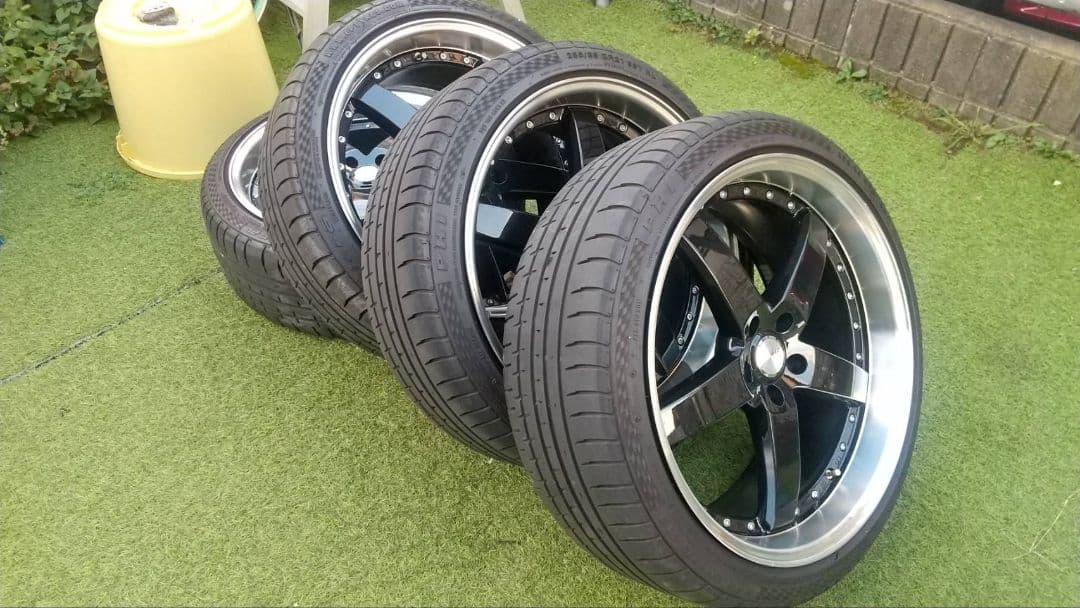 ロクサニー　グラスターファイブ21インチタイヤ付き