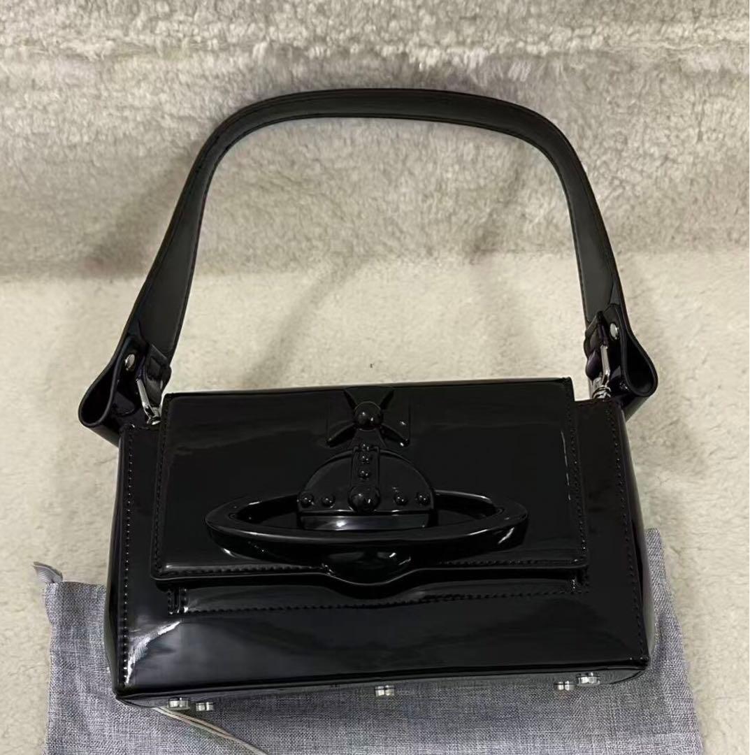 ヴィヴィアンウエストウッドショルダーバッグブラック
