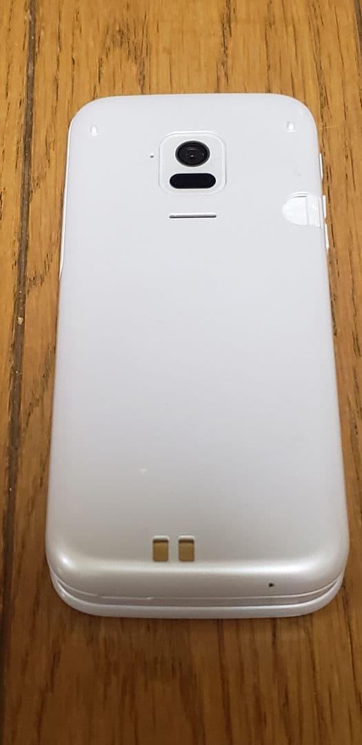 docomo らくらくホンF-01M ホワイト