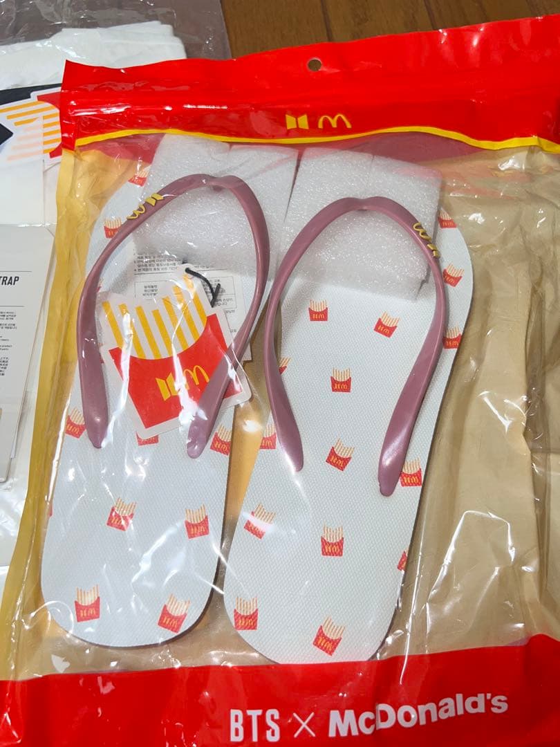 BTS x マクドナルド Tシャツ Mサイズ