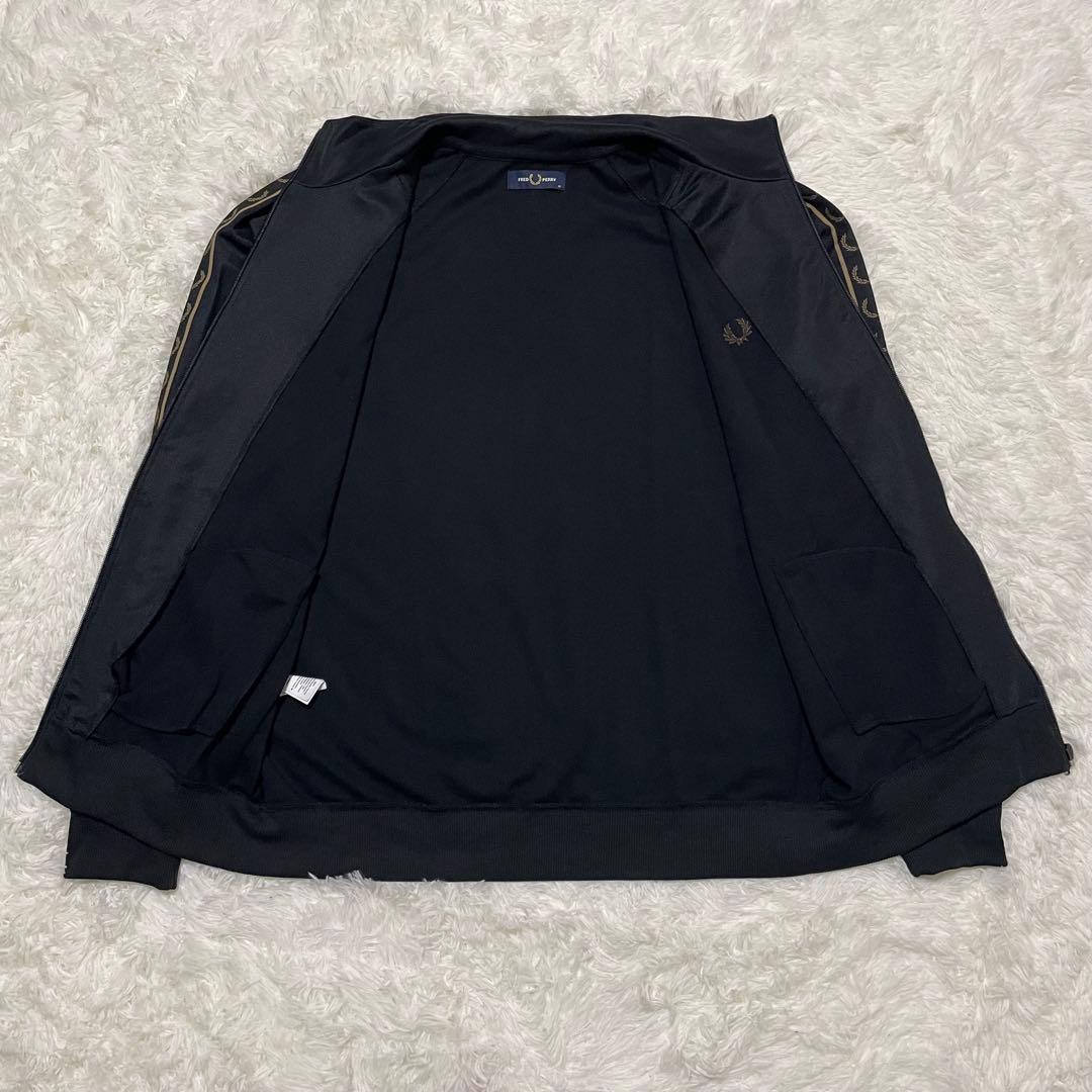 美品　FRED PERRY トラックジャケット　ジャージ　月桂樹　刺繍　黒