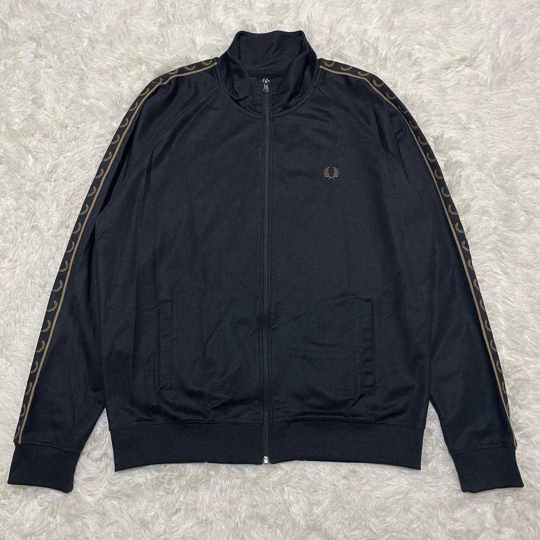 美品　FRED PERRY トラックジャケット　ジャージ　月桂樹　刺繍　黒