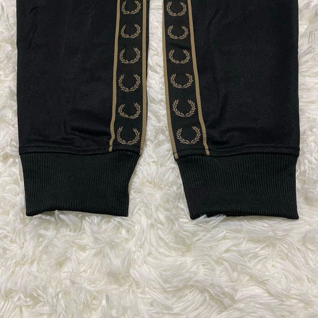 美品　FRED PERRY トラックジャケット　ジャージ　月桂樹　刺繍　黒