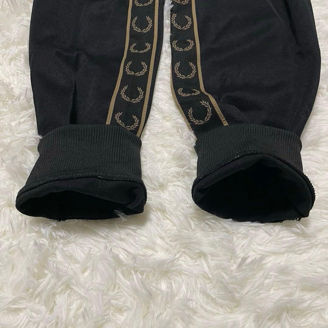美品　FRED PERRY トラックジャケット　ジャージ　月桂樹　刺繍　黒