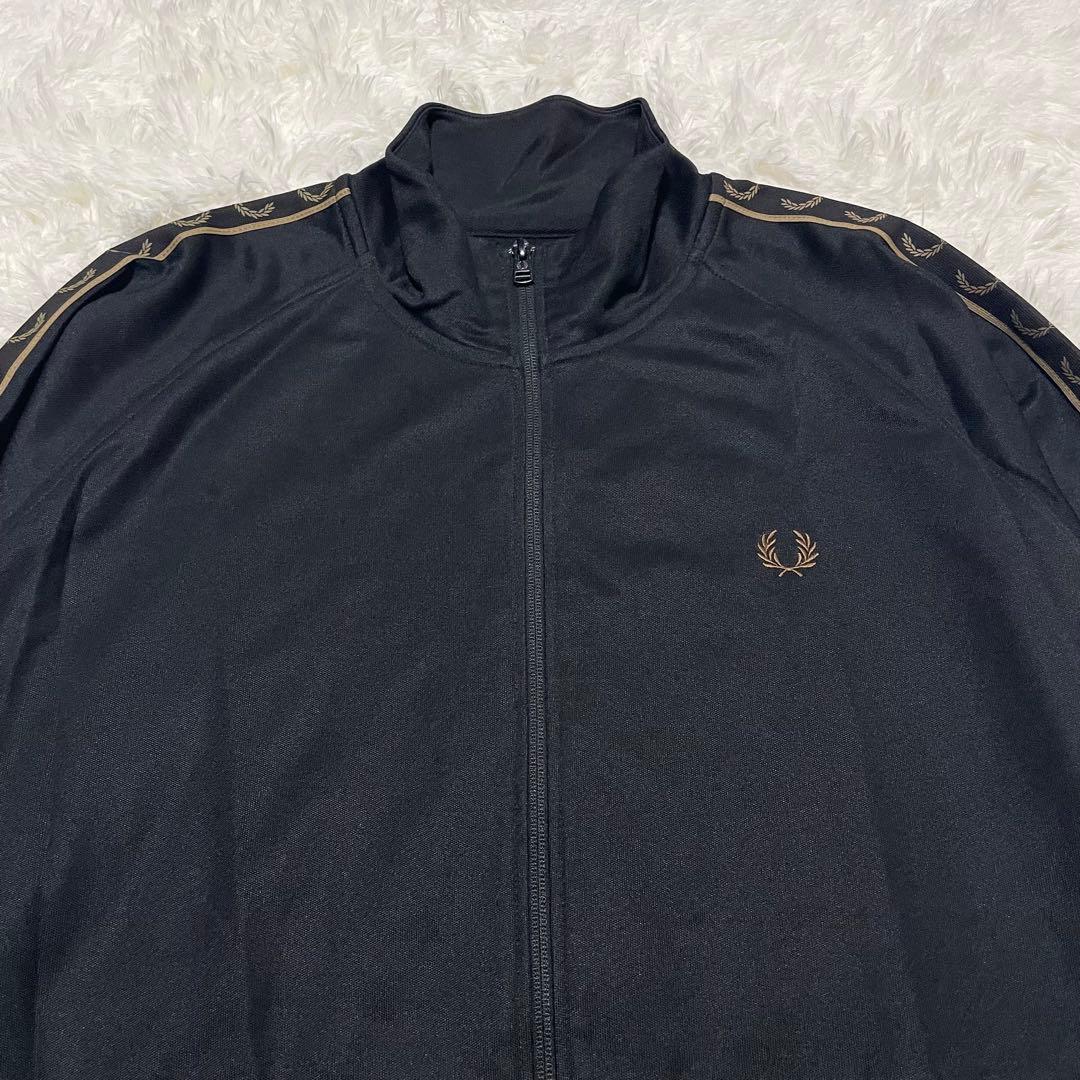 美品　FRED PERRY トラックジャケット　ジャージ　月桂樹　刺繍　黒
