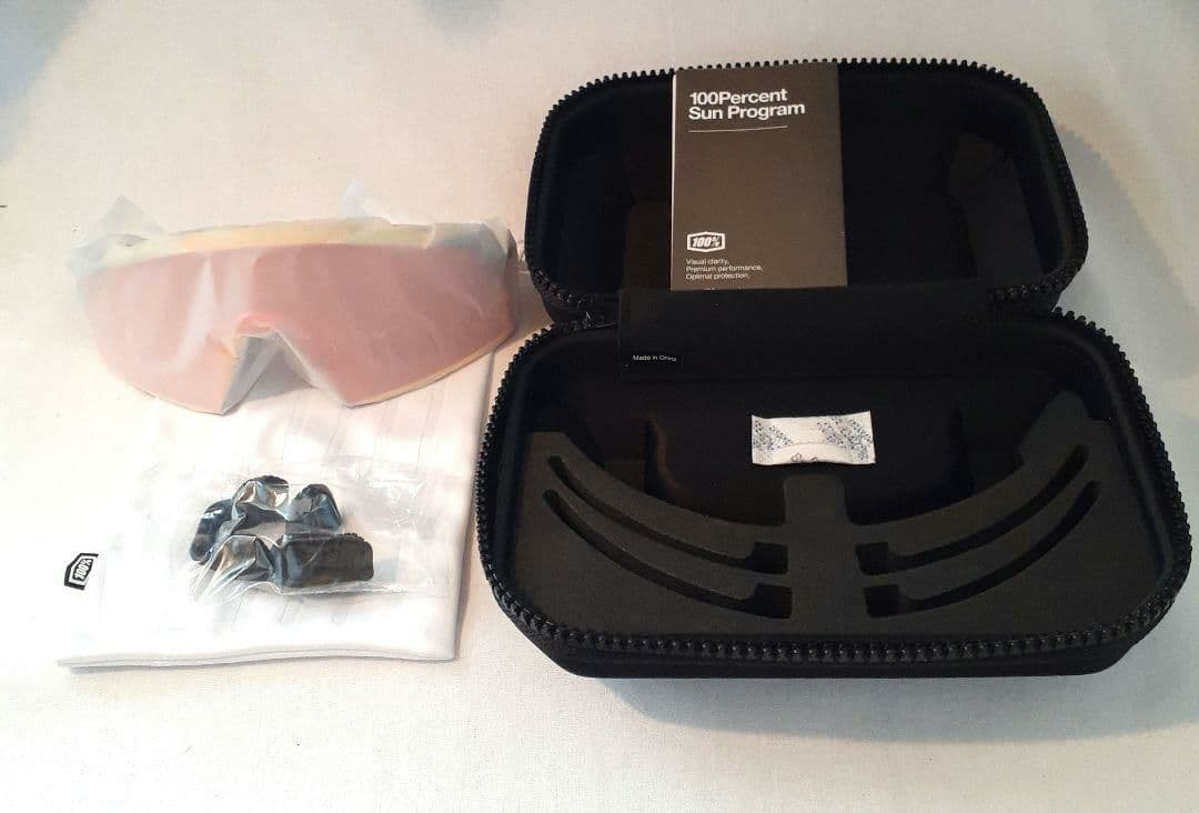 100% Aerocraft ブラック レッド ワンハンドレッド サングラス