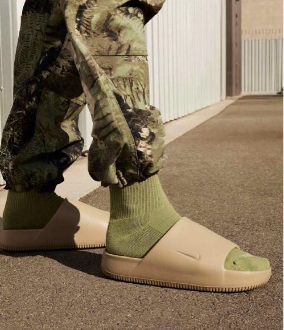 未使用近ナイキ カーム スライド28cm Nike Calm Slides