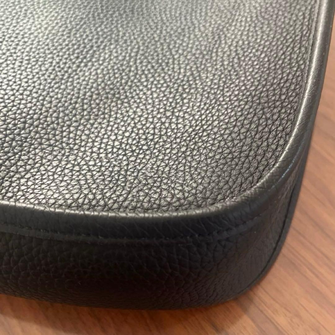 Hロゴ Hパンチング ショルダーバッグ　ノーブランド