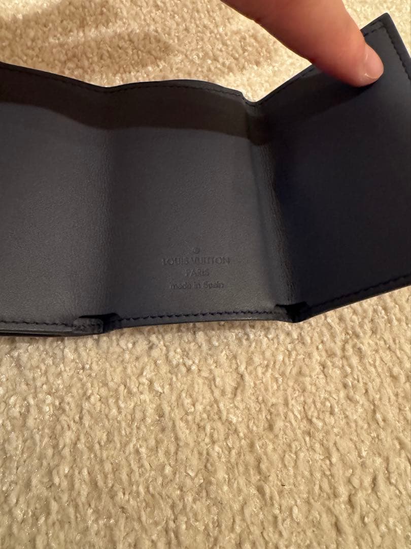 ルイヴィトン ディスカバリーコンパクト モノグラム シャドウ ネイビー 財布