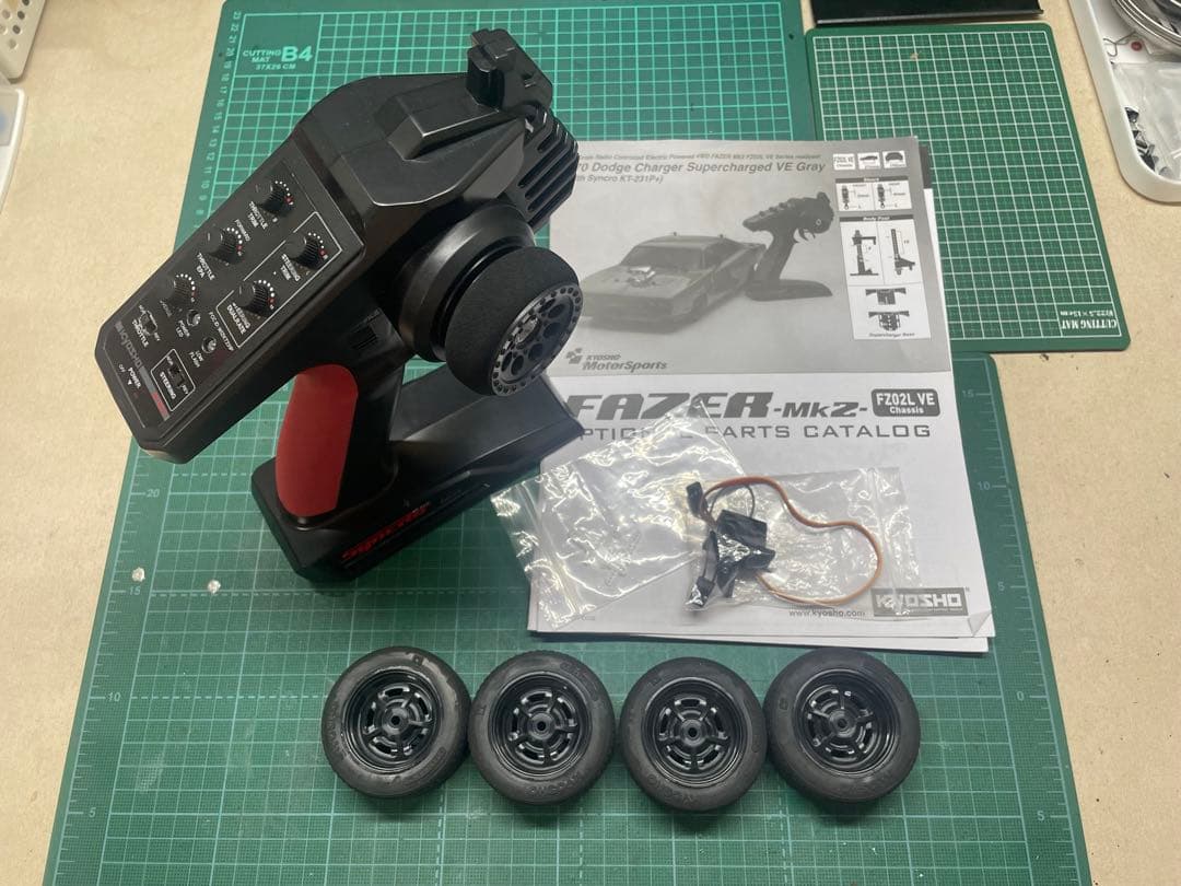 けんた　京商フェーザー　ダッジ・チャージャー