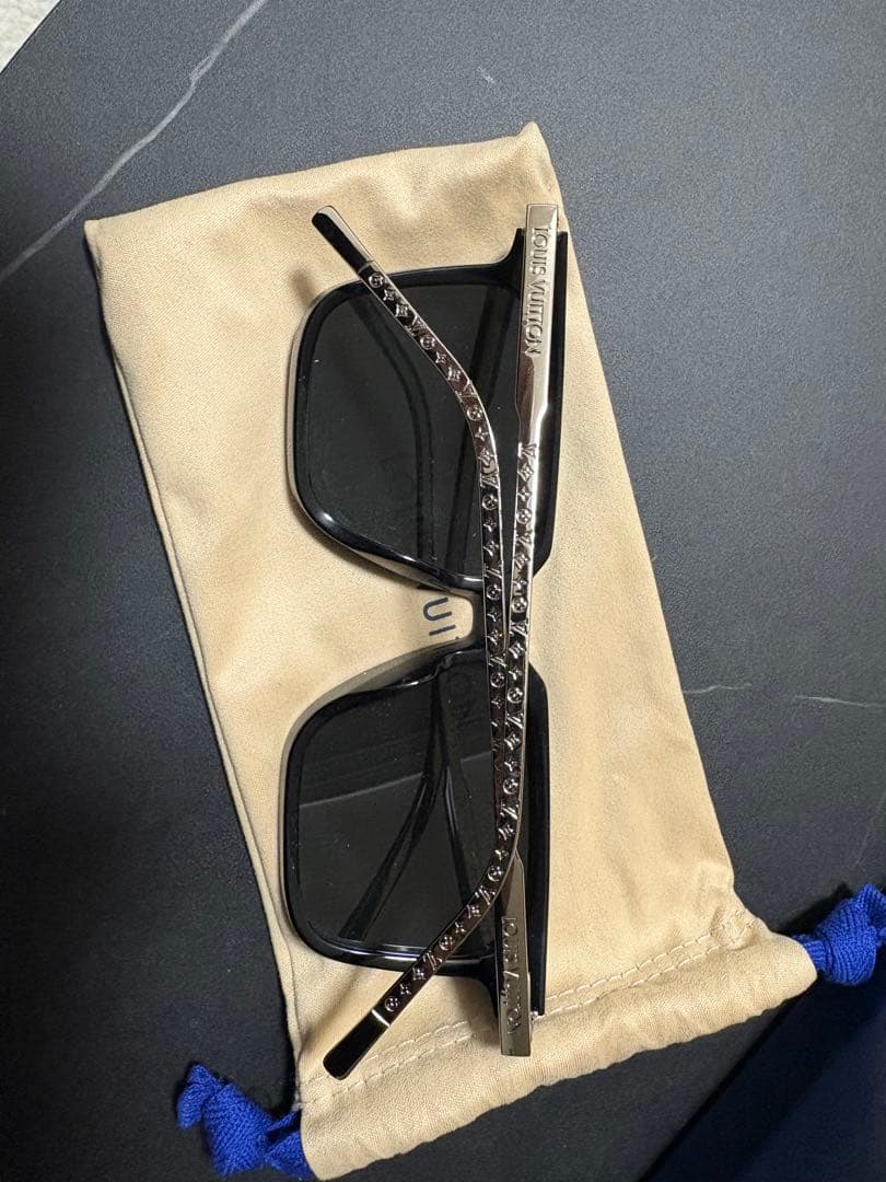 LOUIS VUITTON ブラック サングラス