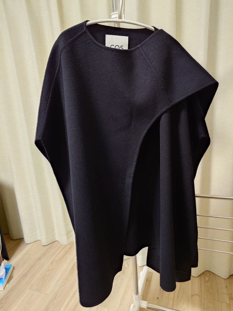 COS ウールブレンドケープ ブラック