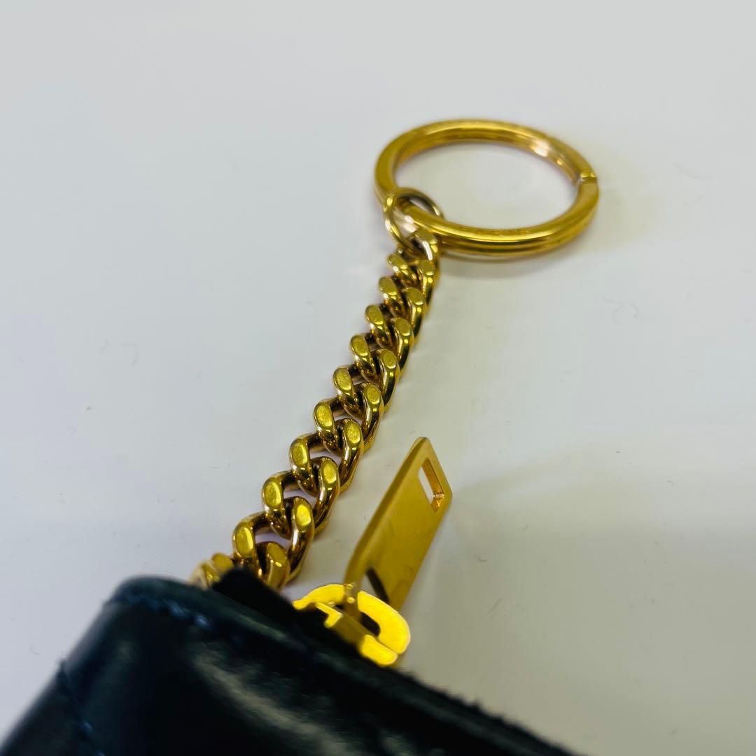 YSL 黒 レザー ケース キーチェーン付き　イヴ・サンローラン