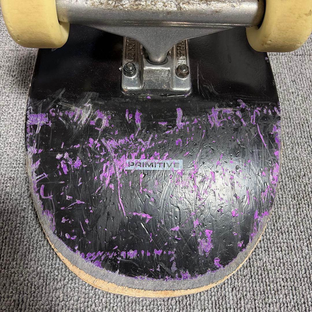 スケボーTHRASHER×PRIMITIVEデッキ 8インチ コンプリート