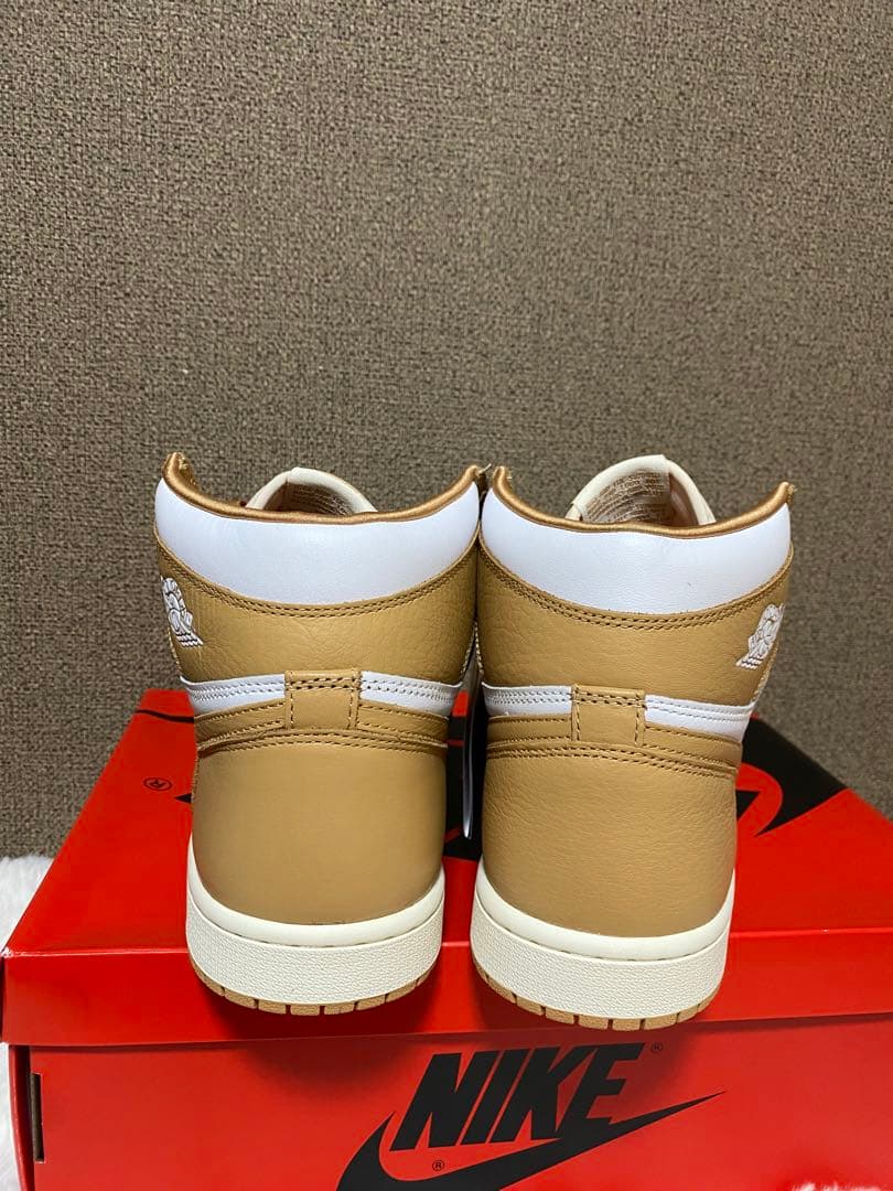 NIKE ナイキ　エアジョーダン1 ハイ　プラリネ　ホワイト　ベージュ　白
