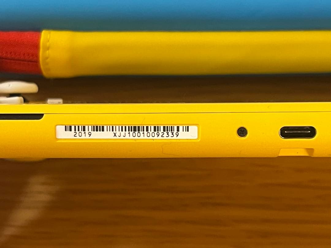 Nintendo Switch Lite イエロー ドラえもんケース付き