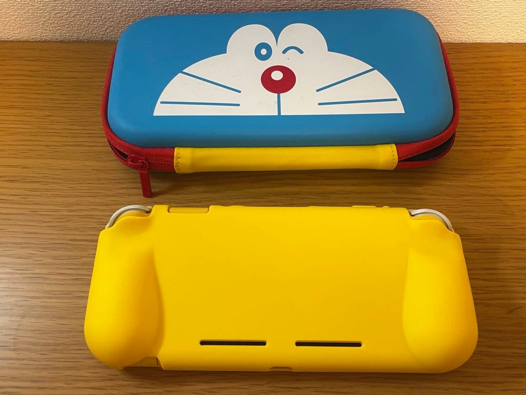 Nintendo Switch Lite イエロー ドラえもんケース付き