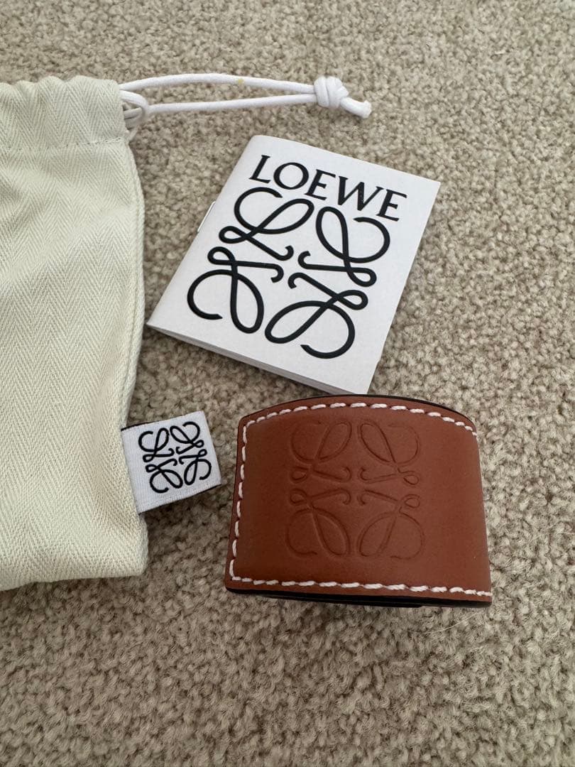 LOEWEロエベ スラップ ブレスレット スモール (カーフ)