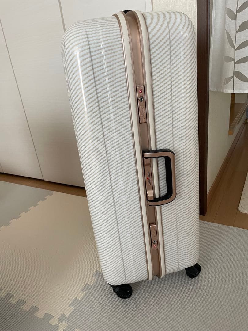 レジェンドウォーカー　ラフカーボンホワイトゴールド キャリーケース90ℓ