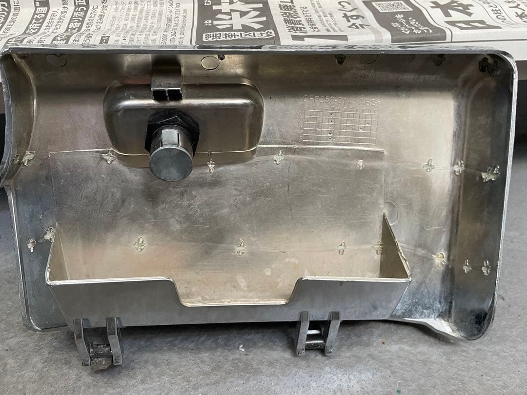 マジェスティcメッキグローブボックス