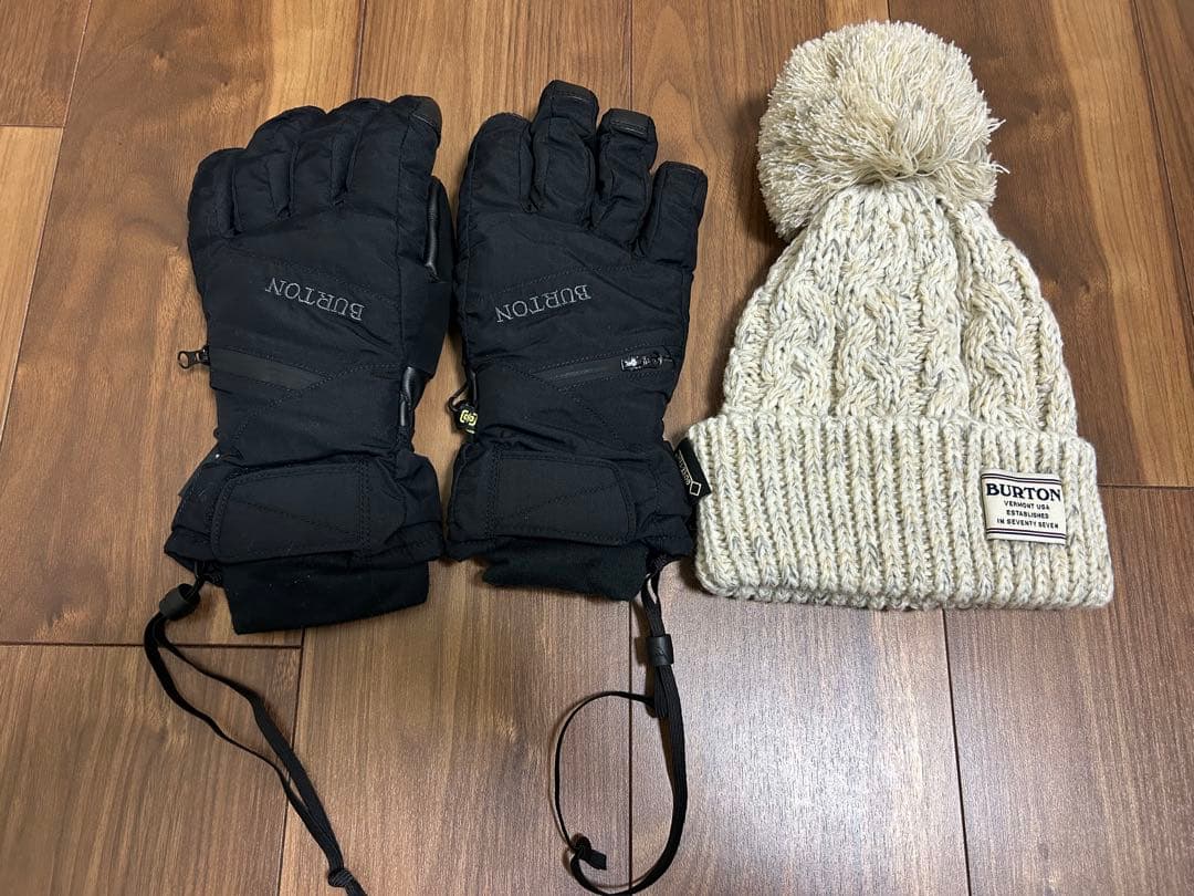 ☆BURTON☆ バートン　ウェア上下　ニット帽　手袋　5点セット　レディース