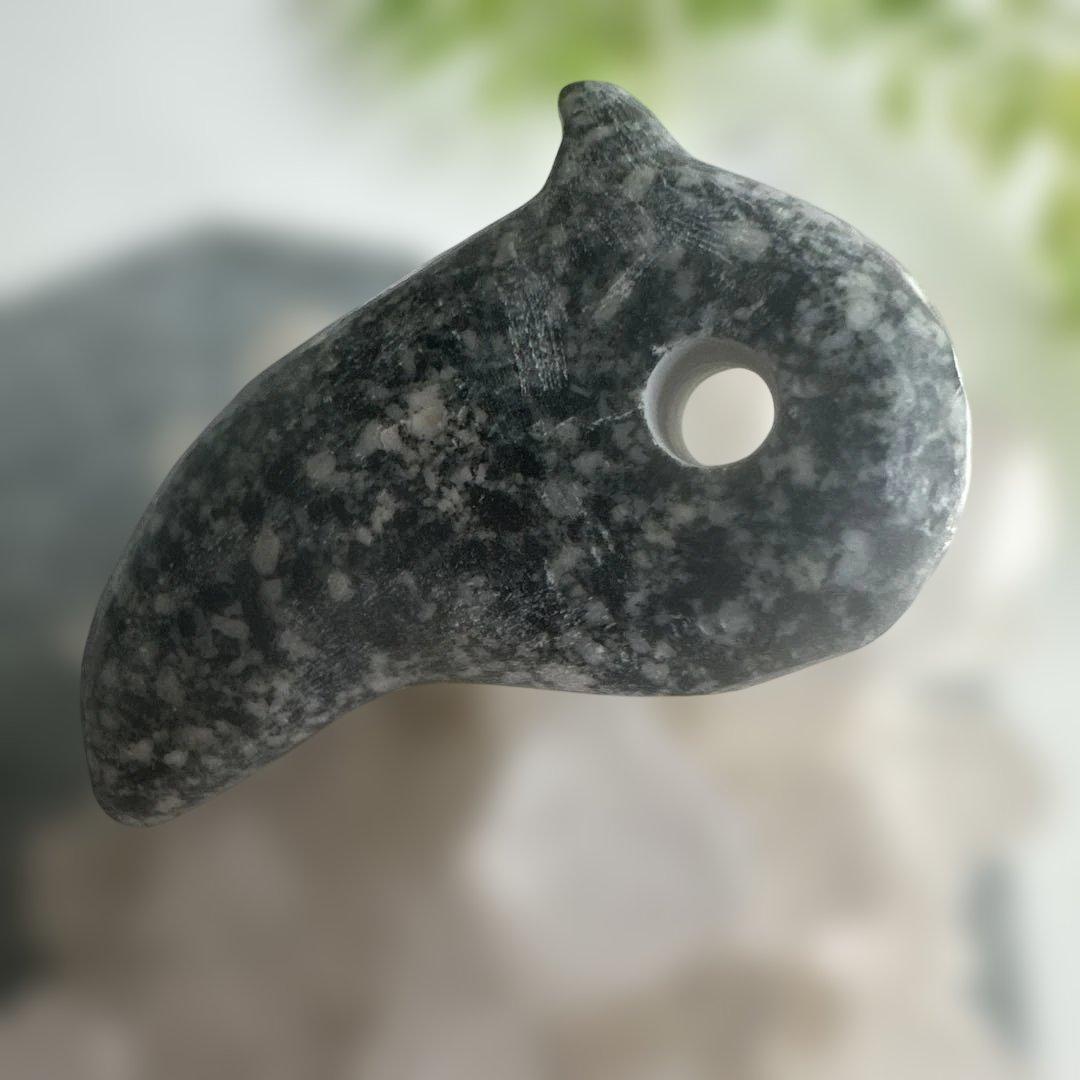 【遠野霊石】高波動勾玉　獣形勾玉(三ノ型) 角の生えた勾玉　一角獣